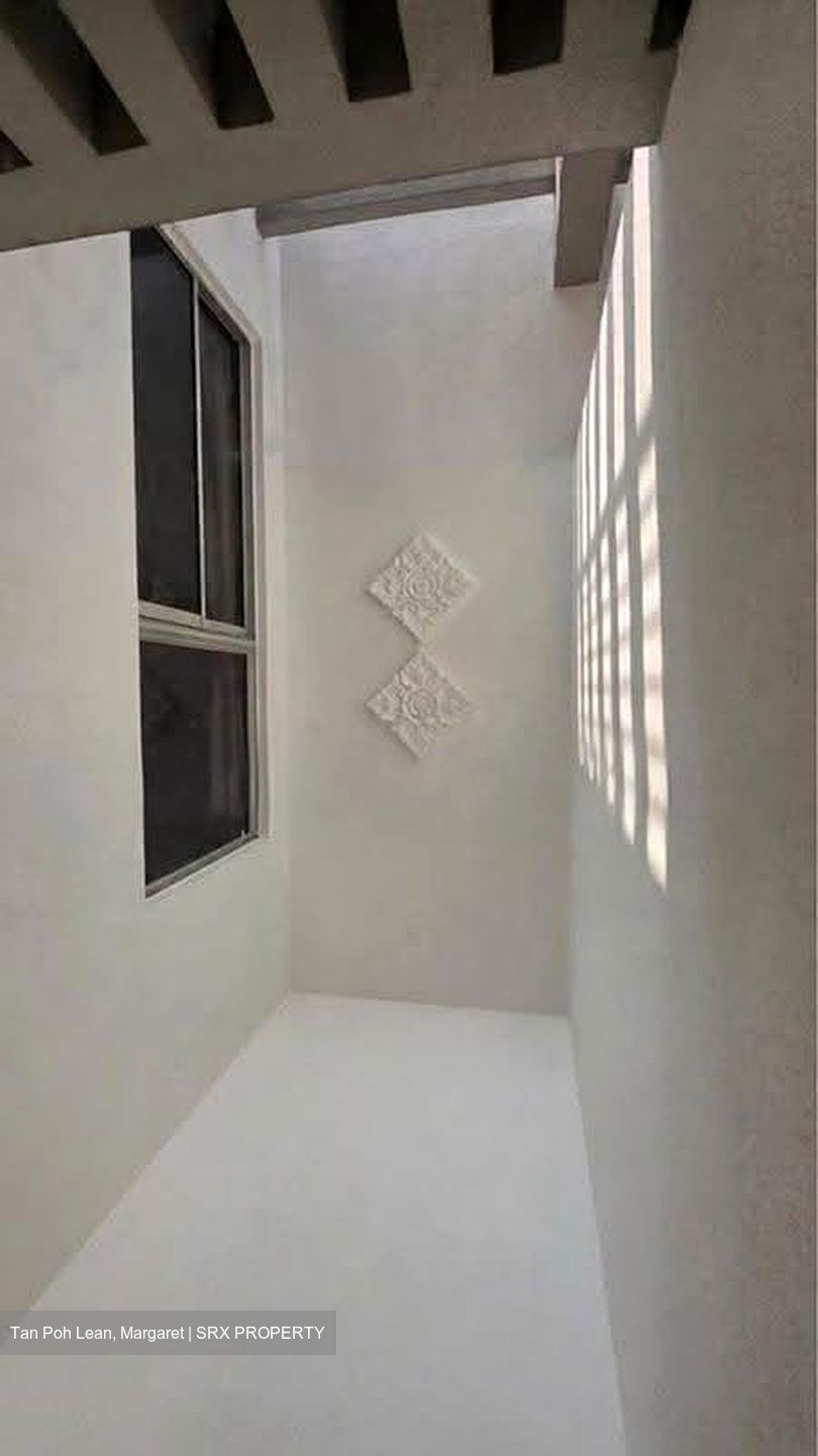 Water Terrace (D19), Terrace #615167621